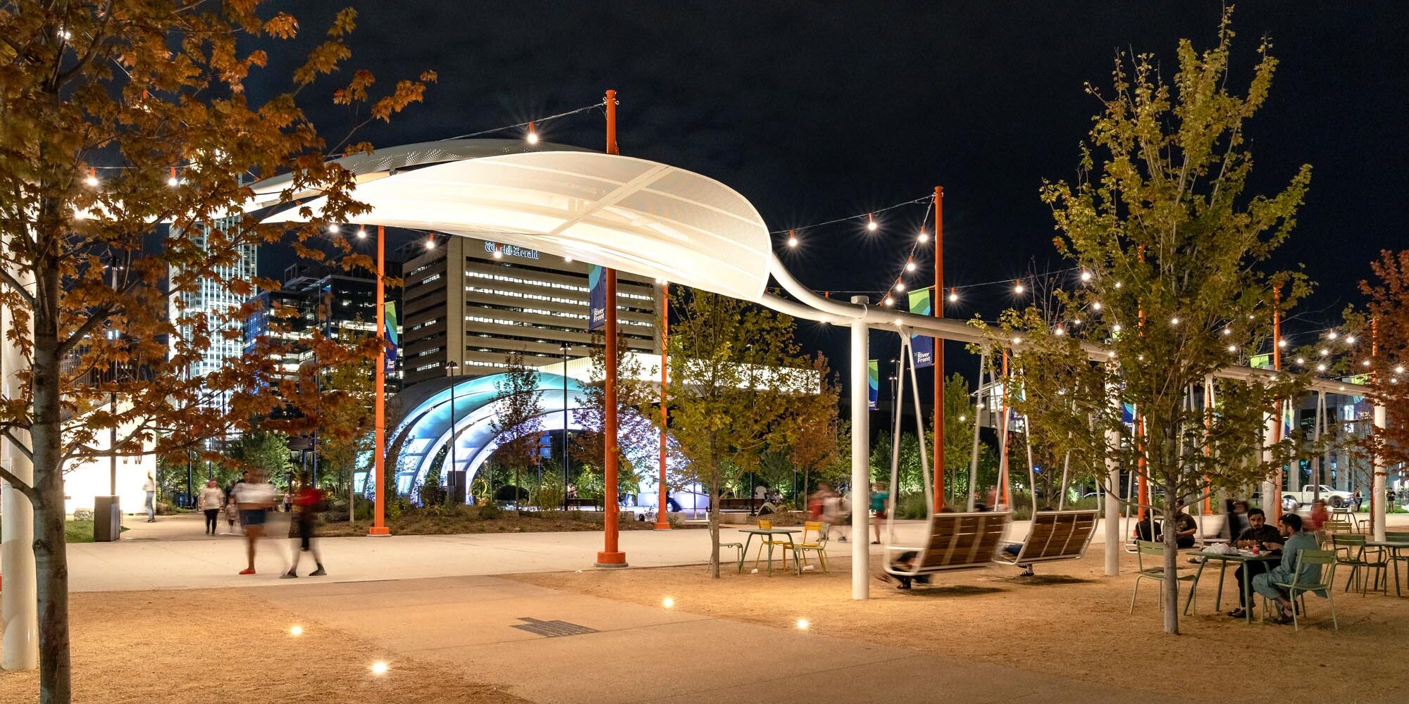 Vista Commercial Outdoor LED Lighting at the Gene Leahy Mall - The Omaha RiverFront