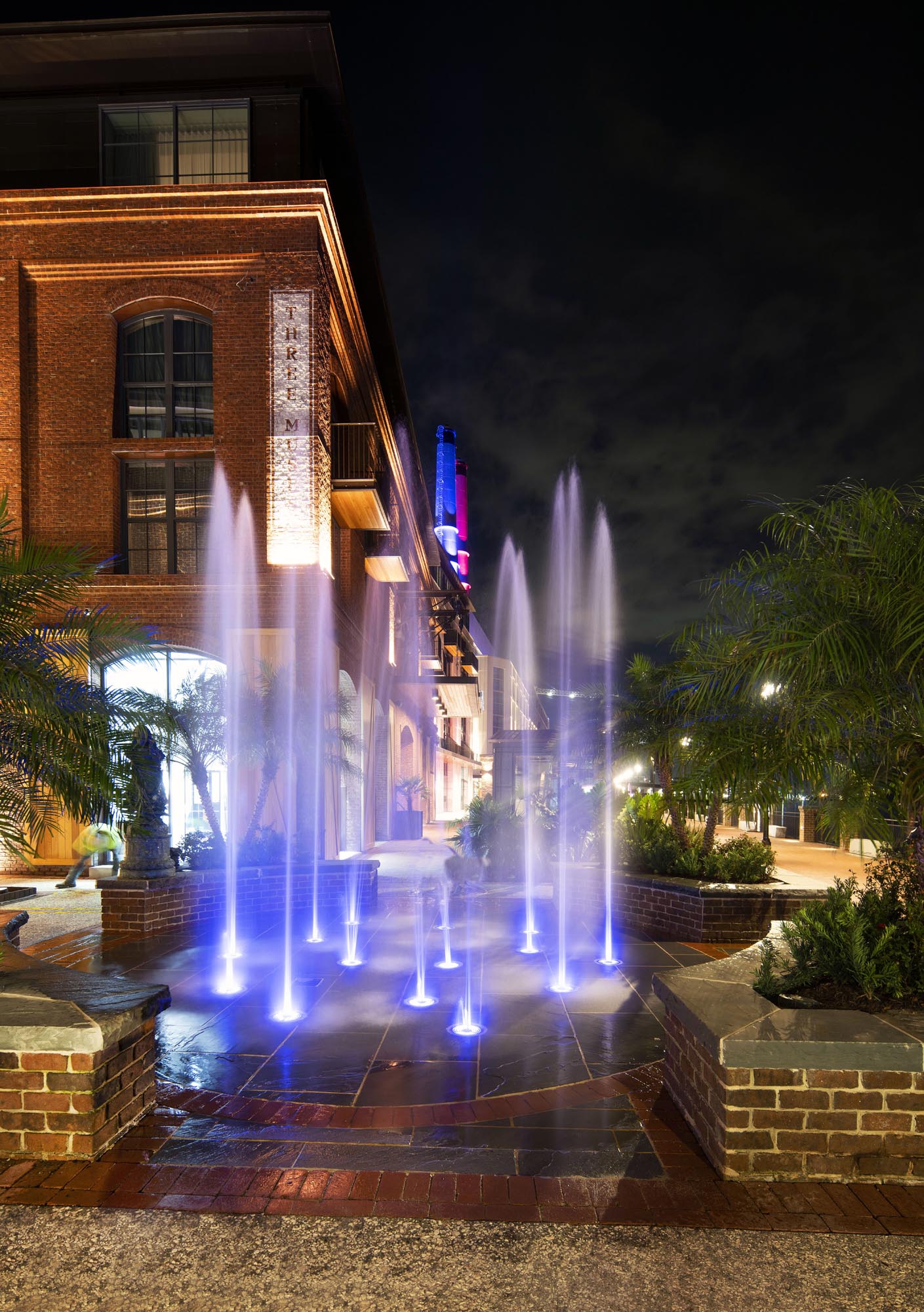 Vista Commercial Outdoor LED Lighting at the Savannah Plant Riverside District