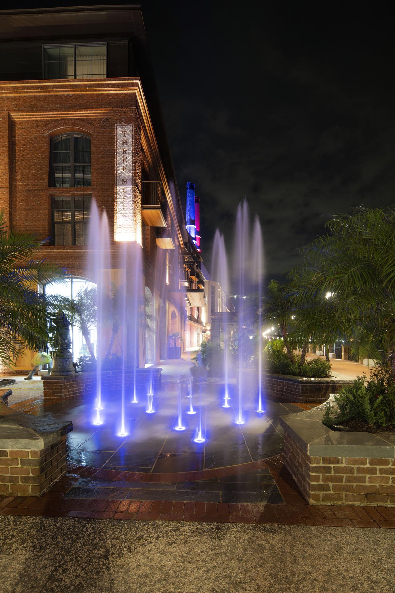 Vista Commercial Outdoor LED Lighting at the Savannah Plant Riverside District